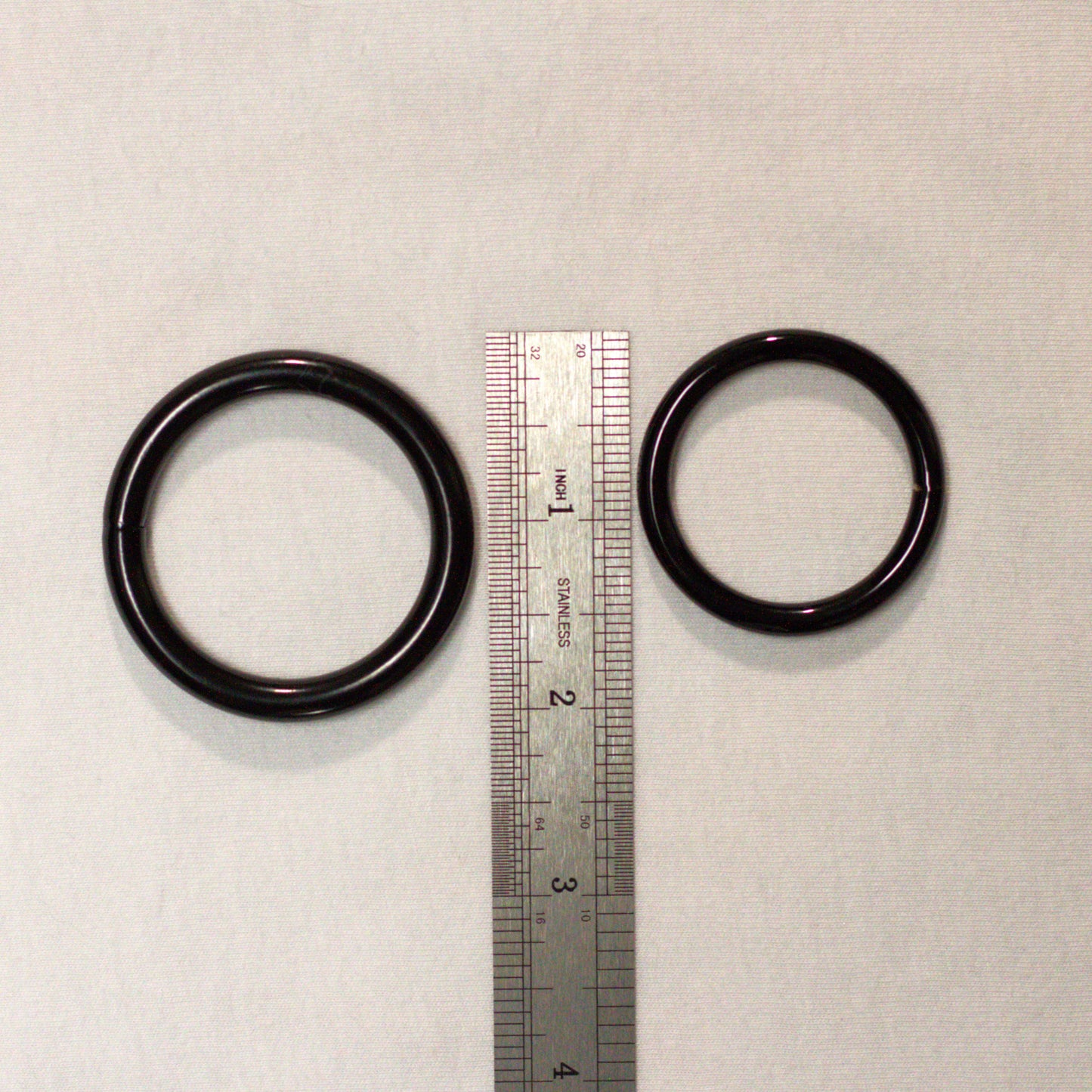 1.5" Black Rope Rings
