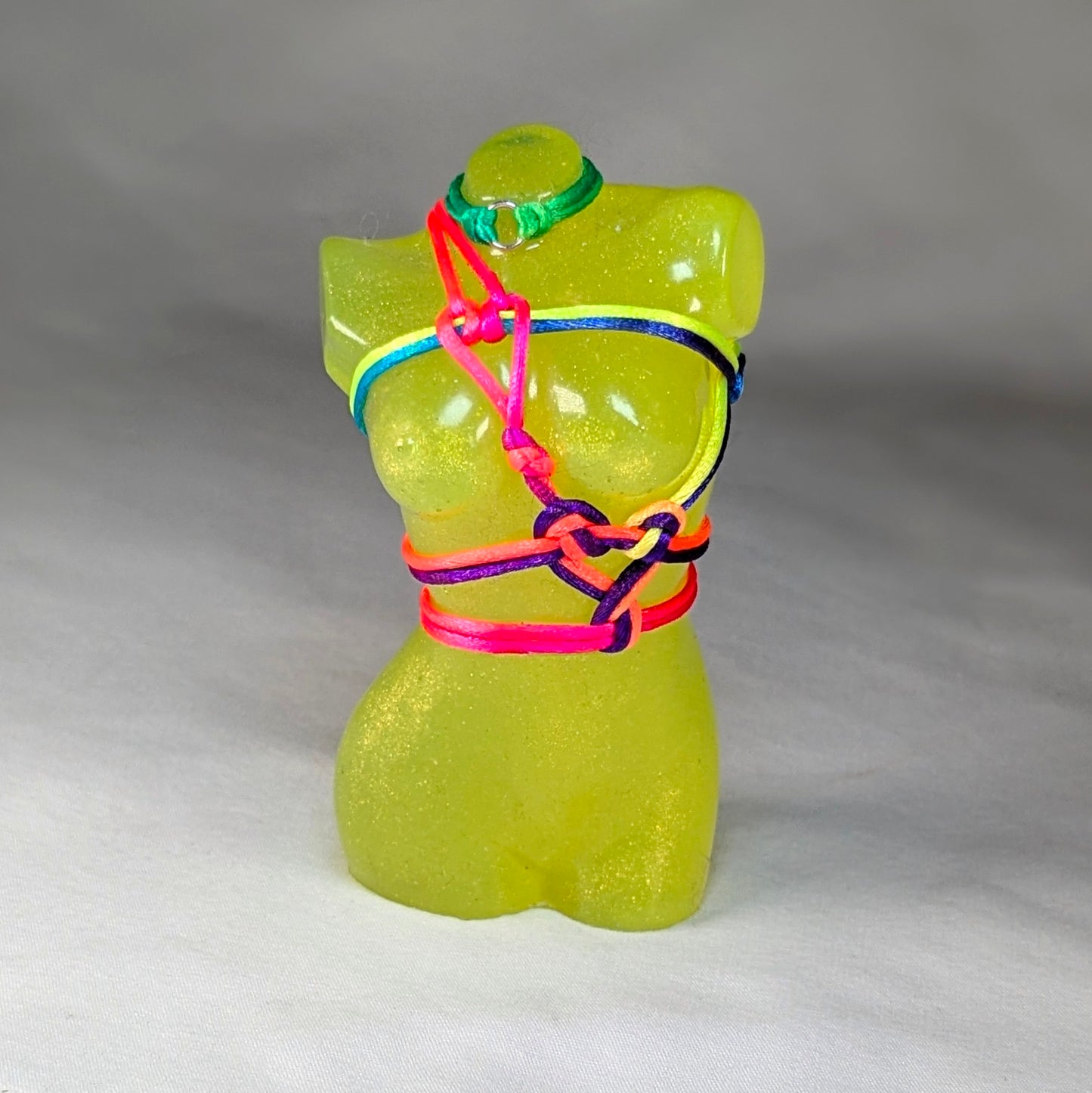 Jojo, UV Yellow + She Loves Me kNot & UV Rainbow Rope