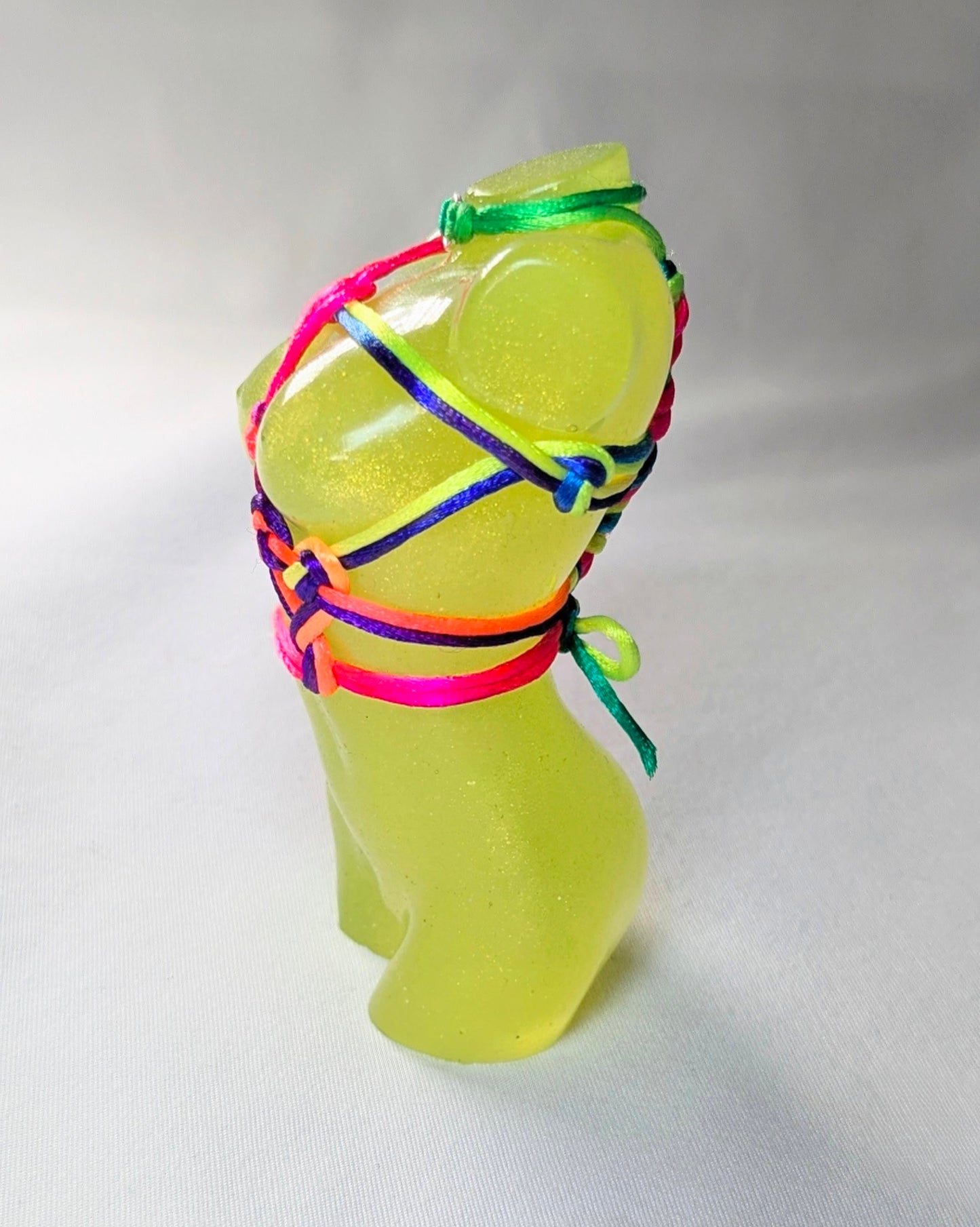 Jojo, UV Yellow + She Loves Me kNot & UV Rainbow Rope