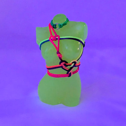 Jojo, UV Yellow + She Loves Me kNot & UV Rainbow Rope